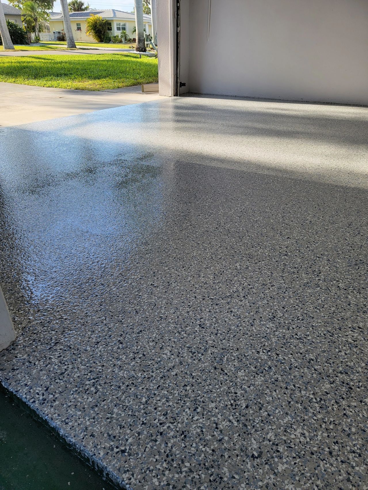 New epoxy flake garage floor finish